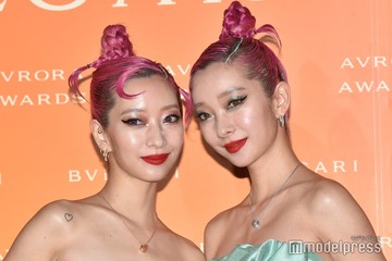 AMIAYA・AMI、生後100日長男＆イケメン夫との家族ショット公開「幸せが伝わってくる」「素敵」と反響 画像