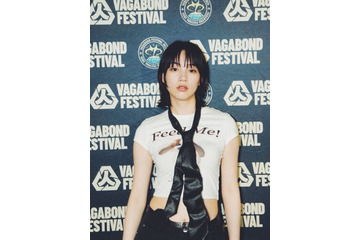 のん、ほっそりお腹がチラリ！ロックなフェス衣装SHOTに「カッコよすぎ～」「オシャレ」の声 画像