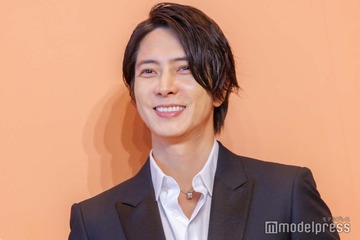 山下智久「親戚みたいな関係」人気俳優とのプライベート2ショットに反響「オンモードとのギャップがすごい」「大好きな2人」 画像