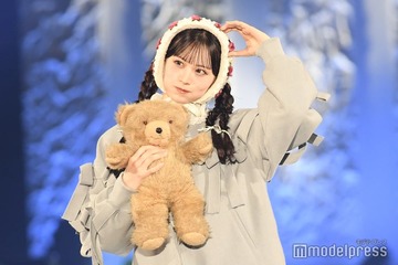 CANDY TUNE立花琴未、ガーリーなミニ丈コーデであざとい表情【サツコレ2025A/W】 画像