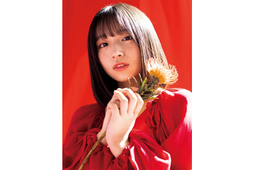 日向坂46五期生・大野愛実＆高井俐香「週刊ヤングジャンプ」登場 美脚際立つワンピ姿も 画像