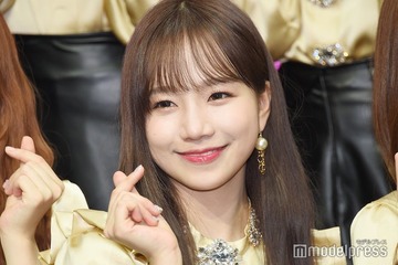 「イカゲーム」チョ・ユリ、透け感タイツの冬コーデ披露「圧倒的美」「脚の長さが異次元」 画像