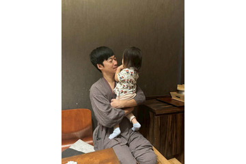 東貴博、安めぐみ＆娘たちと温泉旅行へ！まったり家族団らんSHOT公開「行きつけっていいよね」 画像