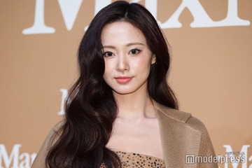 TWICEツウィ、クリスタルドレスから美デコルテ見せ 変わらない自分らしさは「揺るぎない自信」【マックスマーラ“THE CAMEL, timeless”】 画像