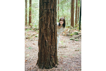 櫻坂46松田里奈、レース衣装で“妖精のような姿” 1st写真集先行カット解禁【まつりの時間】 画像