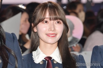 櫻坂46守屋麗奈、ミニスカ×ロングブーツで美脚チラリ「色白で憧れ」「上品」とファン絶賛 画像