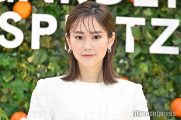 桐谷美玲、息子と飾り付けた豪華クリスマスツリー公開「オーナメントがおしゃれすぎ」「センス抜群」の声 画像