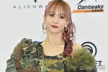LiSA、透け感ドレスから美脚スラリ「可憐」「綺麗すぎる」と反響 画像