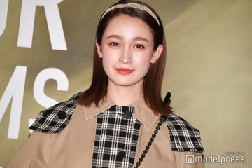藤井サチ、和装結婚式公開 93歳祖母と2ショットに「美しすぎる」「似てる」の声 画像