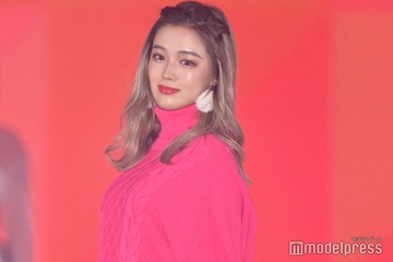 せいせい、美スタイル際立つ網タイツ×ボディスーツのサンタコス披露「セクシー」「オーラがすごい」と反響 画像