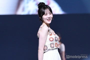 本田紗来、美脚スラリ白コーデでディズニー満喫 プラベショットに「可愛さ限界突破」「脚のライン綺麗」の声 画像