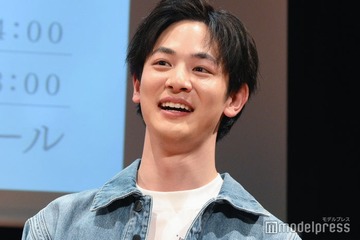 小林虎之介「下剋上球児」メンバー4人でディズニー満喫 投稿にツッコミ相次ぐ「1人時差がすごい」「面白すぎる」 画像