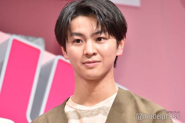 ドラマ「修仲」で話題・藤本洸大、メイド風女装姿に絶賛の声「可愛すぎてびっくり」「思わず声出た」 画像