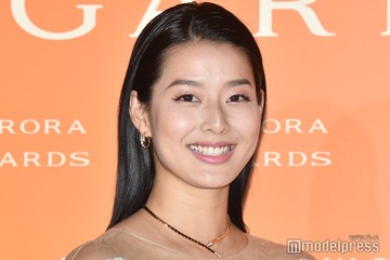すみれ、胸元開きドレスから大胆肌見せ「ドキッとした」「息を呑む美しさ」の声 画像