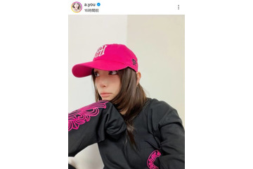 浜崎あゆみ、鮮やかなピンクが目を惹くコーデに「あゆー！！！って感じで好き」「めちゃ最高」の声 画像