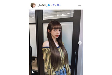 広島カープ小園海斗選手の妻・渡辺リサ、ミニスカユニフォーム姿が話題「可愛すぎる」「スタイル異次元」 画像