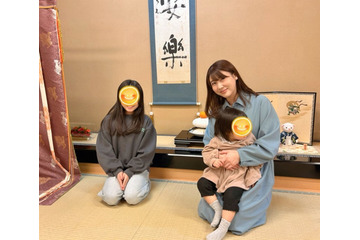 安めぐみ、10歳長女＆1歳次女とパシャリ！恒例の浅草初詣へ「素敵な一年になりますように」 画像