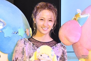 Dream Ami、ド派手カラーの大胆水着着こなし「美脚すぎ」「配色が素敵」と反響 画像