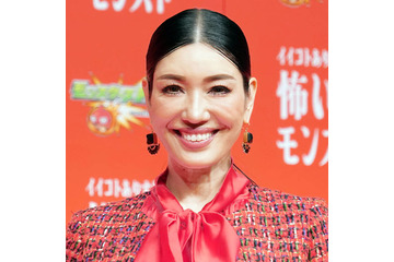 「出会って17年」アンミカ、夫55歳の誕生日に夫婦の思い出SHOT公開「素敵に年を重ねてる」 画像