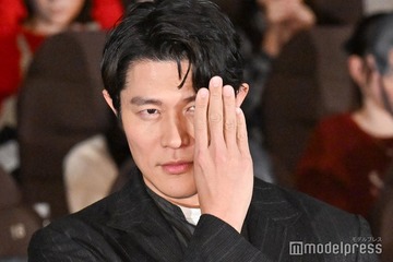 鈴木亮平、もしリブートできるなら？共演俳優は永瀬廉と回答「キャーキャー言われたい」 画像