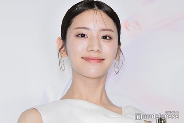 貴島明日香、駅ホームショットにファン騒然「一際目を引く」「親近感」と反響 画像