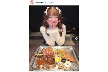 大食い女王・もえのあずき、ド派手ミニスカコーデ 香港フェスショットに反響「可愛さが限界突破」「スタイル良すぎ」の声 画像