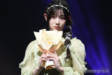 「今日好き」秋山みづき、ミニスカ×ブーツの冬コーデで美脚スラリ「スタイルレベチ」「透明感半端ない」の声 画像