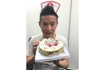 オモロー山下、結婚発表 お相手は22歳年下「聖母のような優しい方」 画像