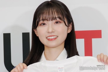 AKB48メンバー、透け感タイツ×ルーズソックスのディズニーコーデ披露「可愛すぎてお城より目立ってる」と反響 画像