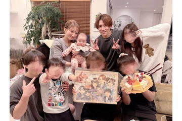 辻希美、家族集合！義母のお誕生日会SHOT公開「似顔絵をプレゼント」「泣いて喜んでくれました」 画像