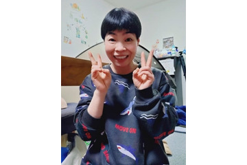 山田花子「銀の盾で前髪チェック」13歳長男公開に反響「芸能人の家を感じる」「可愛い」 画像