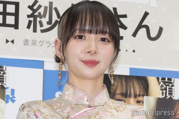 岡田紗佳、ベアトップドレスで美デコルテ披露「セクシー」「憧れの体型」の声 画像