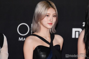 IVEガウル、メタリック系ショーパンから美脚スラリ「完璧なスタイル」「カッコいいと可愛いの融合」の声 画像