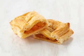 セブン、店内オーブンで焼く「アップルパイ」新登場 果実感と発酵バター香るサクッと生地 画像