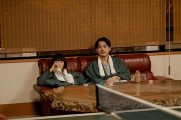 【冬のなんかさ、春のなんかね 第8話】ゆきお、文菜と温泉旅行へ カーディガンを贈る 画像