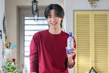 Snow Man目黒蓮、新CMで“だけ旨顔”披露 美味しさのあまりハプニングも「勝手に食べてすみません」 画像