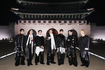 BTS、韓国光化門広場ライブで約10万4000人動員 完全体カムバックの思い語る「7人で一緒にいられて幸せ」 画像
