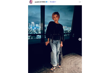 TRF・YU-KI、ミニ丈×ロングブーツで美脚スラリ「スタイル維持がすごい」「ずっと憧れ」の声 画像