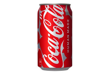 「コカ・コーラ」HUMAN MADEデザインのコラボ缶、ファミマに数量限定で登場 画像