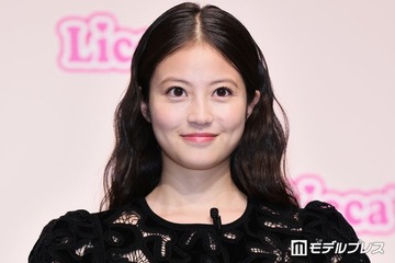 今田美桜、ミニスカショットにファン熱狂「言葉を失うほどの可愛さ」「まさに天使」 画像