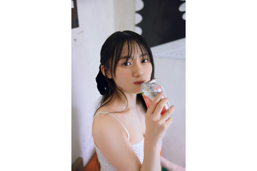 乃木坂46川崎桜、スラリと伸びた足を披露 「アザーカットミニブック」先行カット公開【エチュード】 画像
