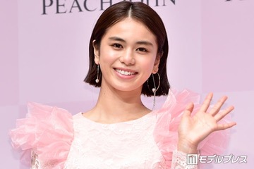 佐藤晴美、美ボディライン際立つミニT×ミニボトムでしなやかダンス「ウエストのくびれと腹筋が綺麗」「色気がすごい」と反響 画像