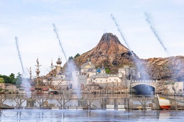 ディズニー夏イベント「サマー・クールオフ」7月2日開幕 ミセスコラボのグッズやメニューも新たに登場 画像