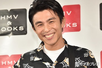 中尾明慶「妻から寝室を別にしたいとの申し出が」自宅での寝姿公開「思わず二度見した」「ベッドが大きい」と反響 画像
