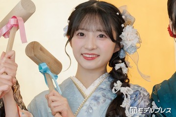 AKB48メンバー「どっちが私かはわかりません」双子妹との幼少期ショット公開「ポーズがシンクロしすぎてる」「本当にそっくり」と反響【こどもの日】 画像