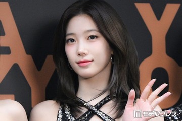 LE SSERAFIMカズハ、美脚際立つミニスカショットにファン悶絶「ビジュ最強すぎる」「健康的で美しい」 画像