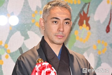 市川團十郎「大きくなったなぁ」新聞を読む息子・勸玄の姿公開「貫禄が出てきた」「将来がますます楽しみ」の声 画像