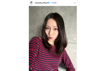 元AKB48メンバー、ミニスカからほっそり美脚披露「脚の長さ異次元」「眩しすぎる」と反響 画像