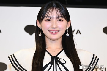 乃木坂46川崎桜、ミニ丈トップスから美ウエストチラ見せ 紫陽花に囲まれたショット公開「破壊力すごい」「小顔も際立ってる」と反響 画像