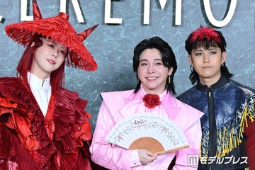 ミセス「CEREMONY」2日目は桃太郎モチーフの衣装で登場 “鬼”藤澤涼架のロングドレスをメンバーも凝視【Mrs. GREEN APPLE presents「CEREMONY」】 画像